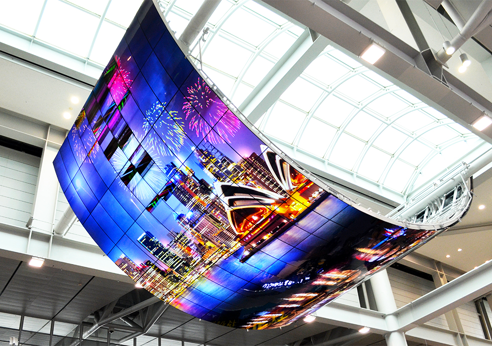 LG 올레드 모멘트, 인천국제공항을 화려한 빛의 캔버스로 물들이다 