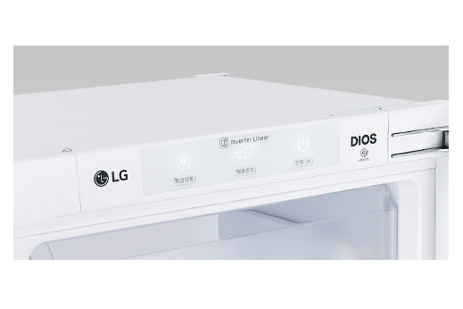 이미지는 LG DIOS 냉장고의 상단 부분을 보여주고 있습니다. 패널에는 Inverter Linear라는 문구와 함께 특선냉장, 식품보관, 전원이라는 버튼이 있습니다. LG 로고와 DIOS 로고가 각각 양쪽에 위치해 있습니다. 냉장고의 외관은 깔끔한 흰색입니다.