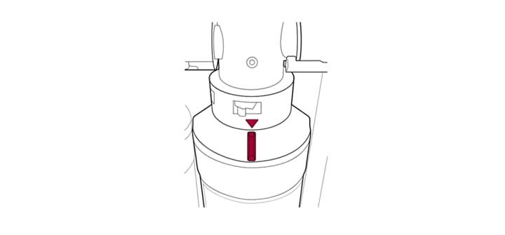 5. 필터가 완전히 장착되었는지 확인하세요<br><br>▷ 필터 체결부의 화살표 표시가 필터 상단의 돌출부와 맞춰져 있는지 확인하세요1