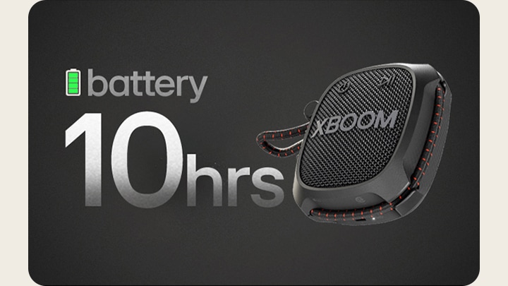 배터리_아이콘과_함께_battery_10_hrs라는_텍스트가_있으며,_검은색_휴대용_스피커가_보입니다._스피커에는_xboom이라는_글자가_새겨져_있습니다._