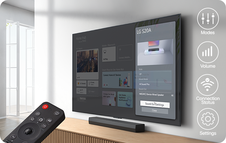 거실에 벽걸이 TV가 설치되어 있으며, 화면에는 