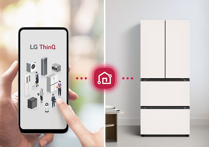 스마트폰 화면에 LG ThinQ라는 텍스트와 함께 다양한 가전제품의 그림이 표시되어 있습니다. 손가락이 화면을 터치하고 있으며, 화면과 냉장고 사이에 스마트홈 아이콘이 연결되어 있습니다. 냉장고는 깔끔한 디자인으로 주변에 작은 테이블과 식물이 배치되어 있습니다.