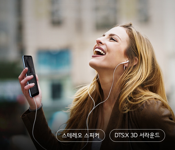 입체감 있는<br>고품격 사운드,<br>스테레오 스피커2