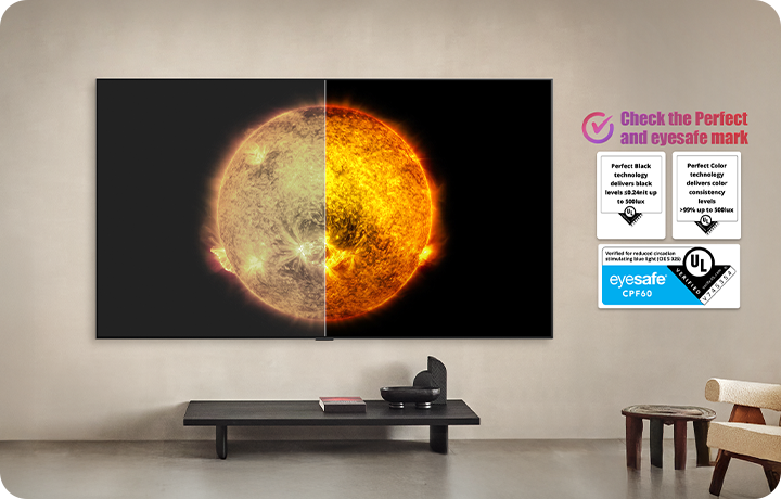 퍼펙트 컬러와 퍼펙트 블랙이 적용된 디스플레이와 없는 디스플레이를 시각적으로 비교한 LG OLED TV. UL 및 아이세이프 인증이 표시되며, 표시를 확인하라는 텍스트가 표시됩니다.