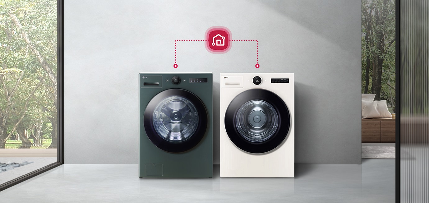 두 대의 LG 세탁기가 나란히 놓여 있으며, 각각의 세탁기 위에는