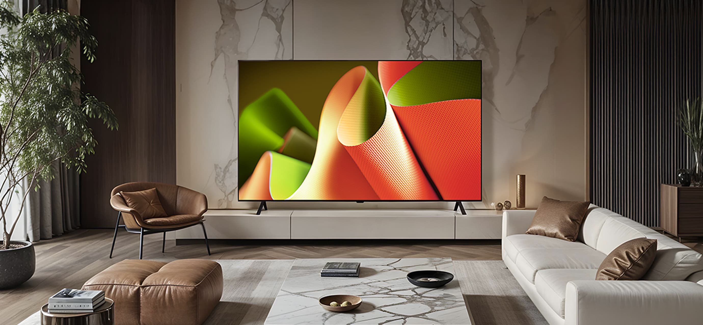 추상적인 패턴 화면이 나온 TV와 고급스러운 인테리어의 거실.