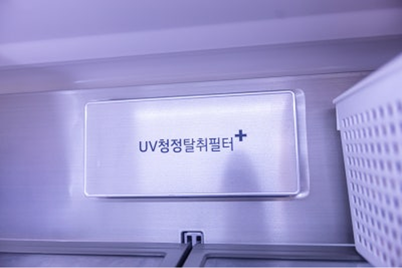 그밖에 LG ThinQ 앱을 통해 원격으로 <br class="mo-only">냉장고의 상태 확인 및 제어가 가능하고,<br/>UV청정탈취필터, 복합안심정수필터 등 믿고 쓰는 <br class="mo-only">LG전자 제품인 만큼 <br class="pc-only">쓰면 쓸수록, <br class="mo-only">앞으로의 기대감도 매우 크다는 거!<br/>
