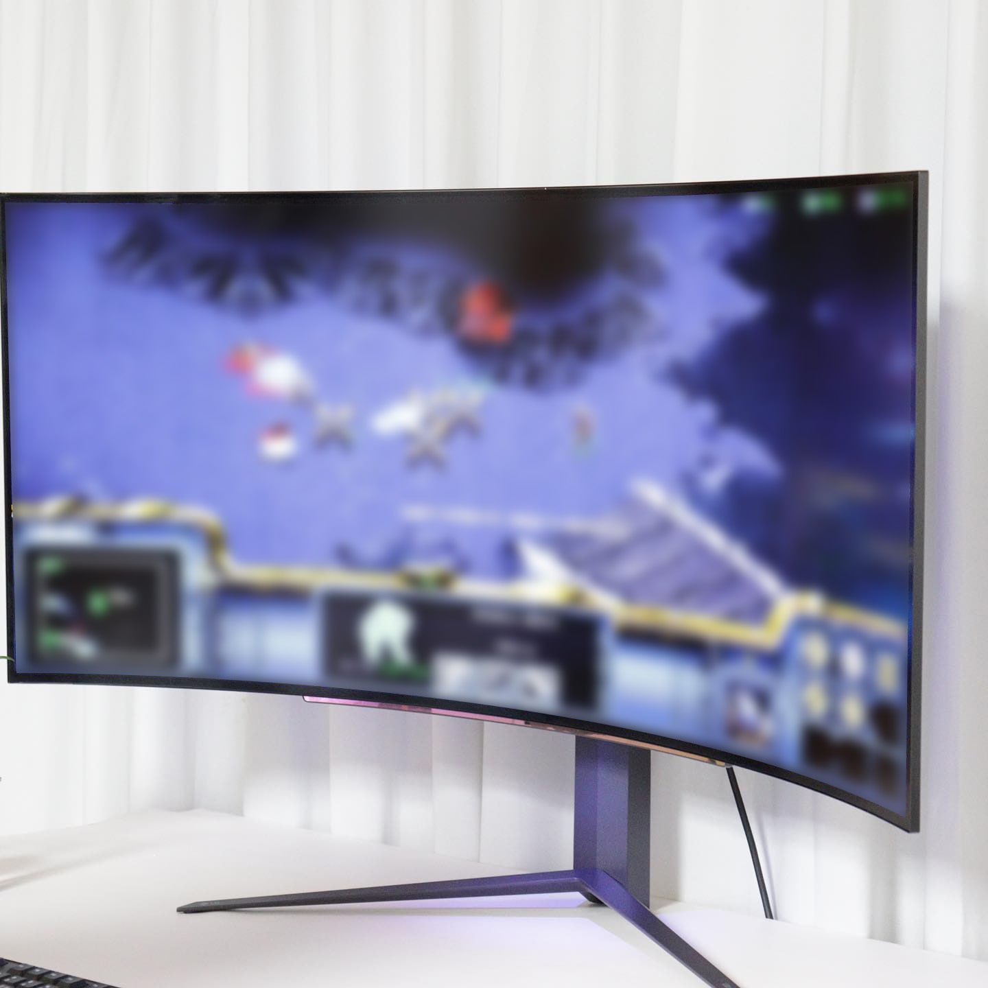 LG 울트라기어 게이밍모니터가 다른 각도로 배치되어 있으며, 화면에 게임 화면이 표시되어 있음.