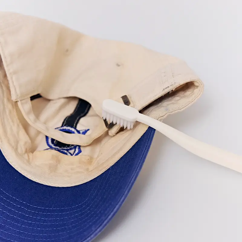 볼캡 얼룩 제거 방법 안내 이미지