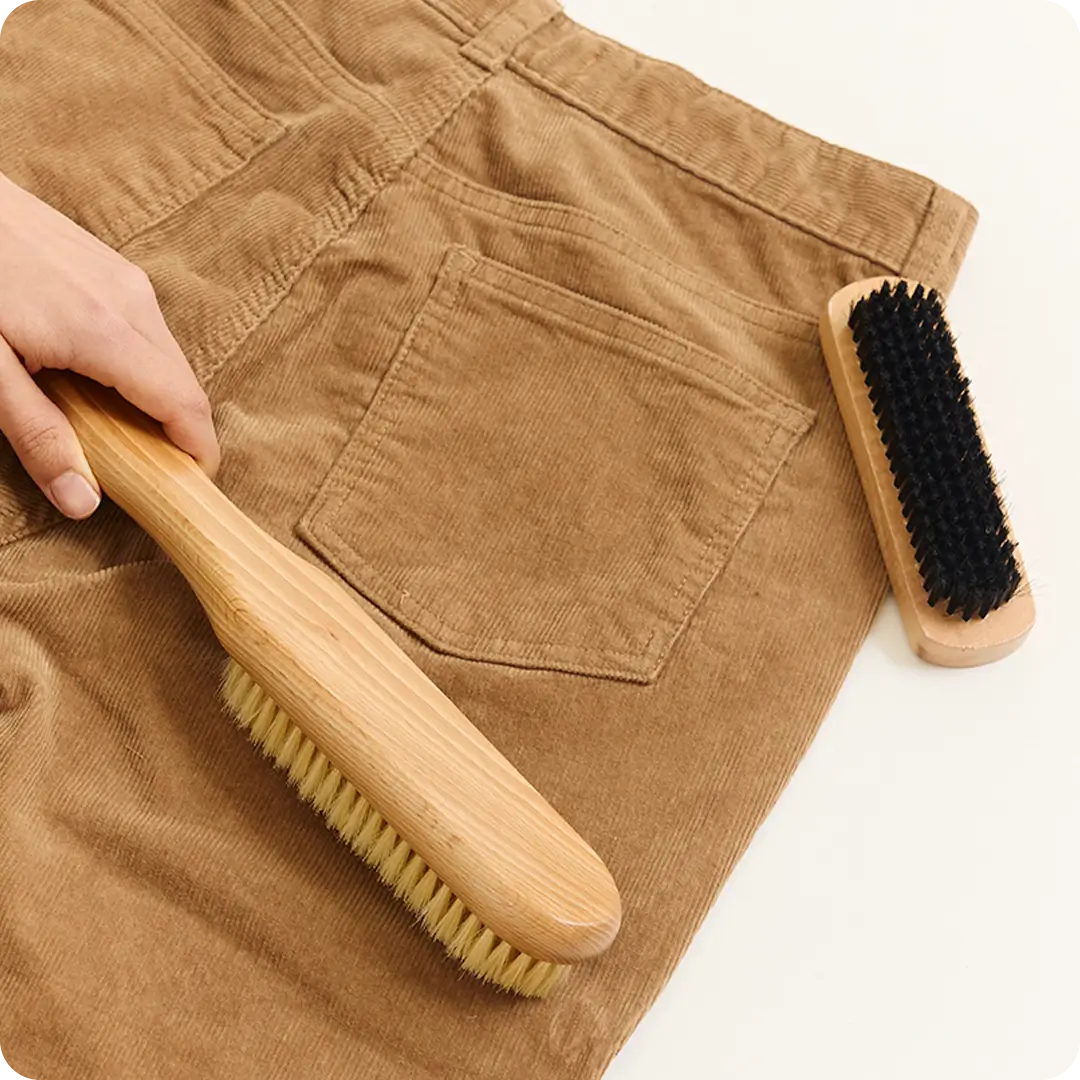 코듀로이 팬츠 빗질 방법 안내 이미지