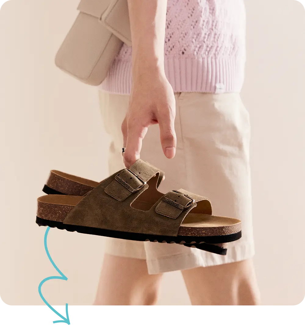 여름철 다양한 디자인의 샌들을 모아 연출한 샌들 관리 메인 이미지