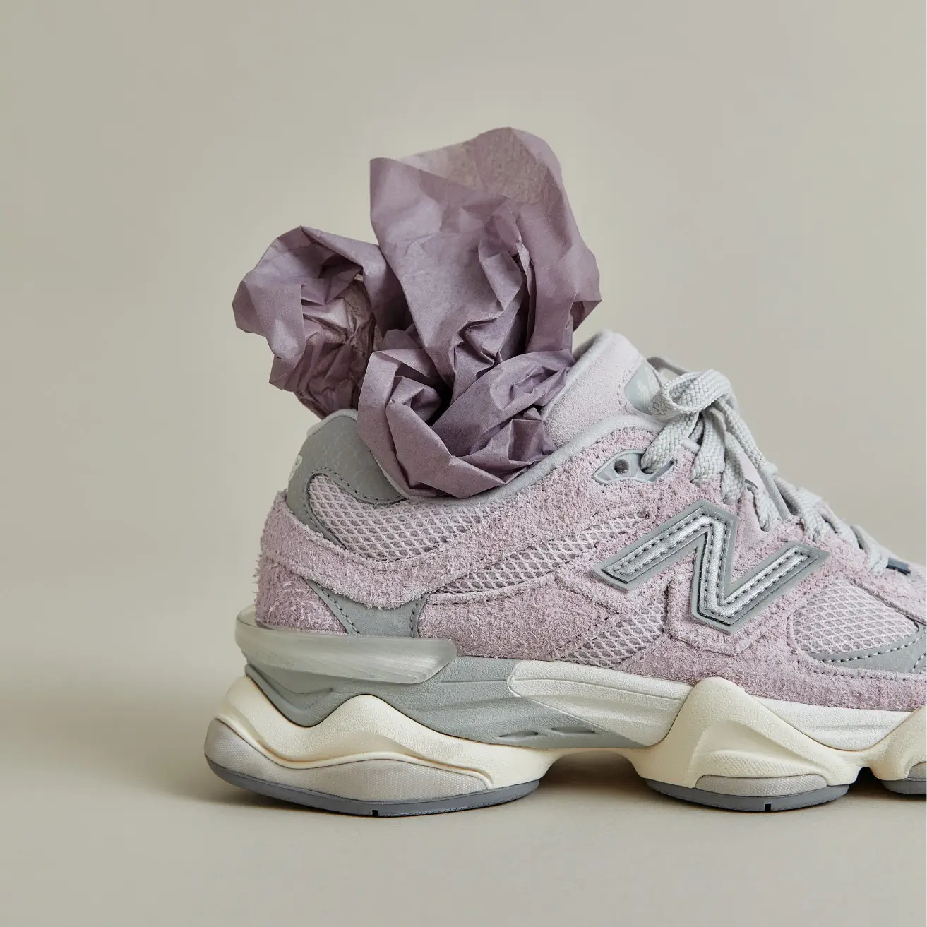 스웨이드 스니커즈 습기 관리 방법 안내 이미지