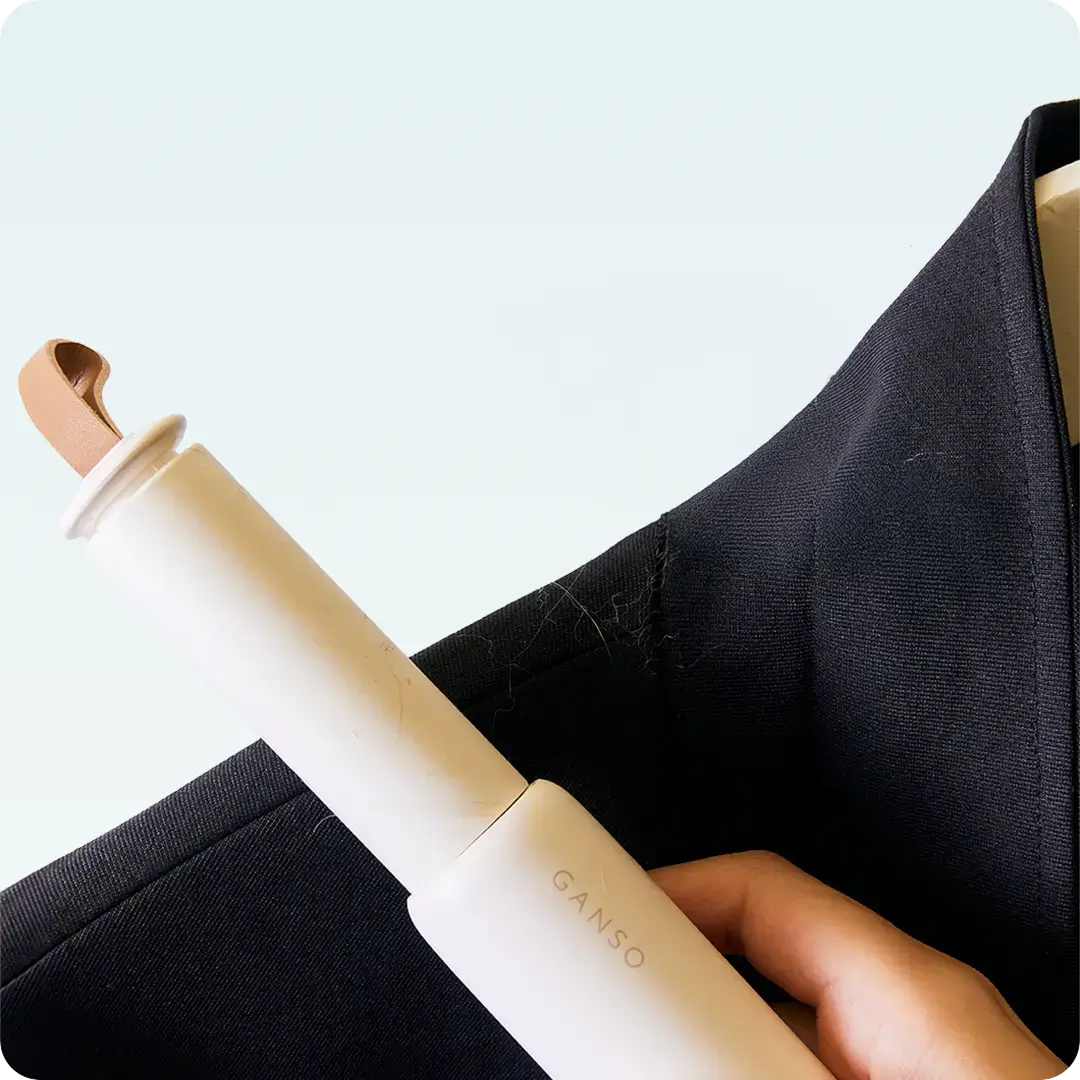 테일러드 수트 먼지 및 얼룩 확인과 관리 방법 안내 이미지