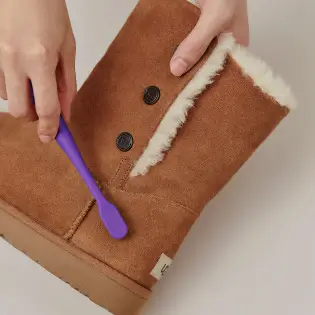 어그부츠 건식 세탁 및 기본 관리 방법 안내 이미지