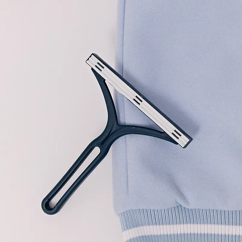 바시티 재킷 보풀 제거 및 관리 방법 안내 이미지