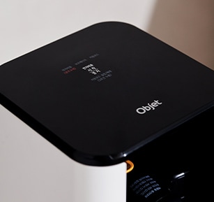 LG 코드제로 A9S 오브제컬렉션의 올인원타워 상단 부분, 깔끔한 검은색 디자인과 상태 표시등이 보입니다.