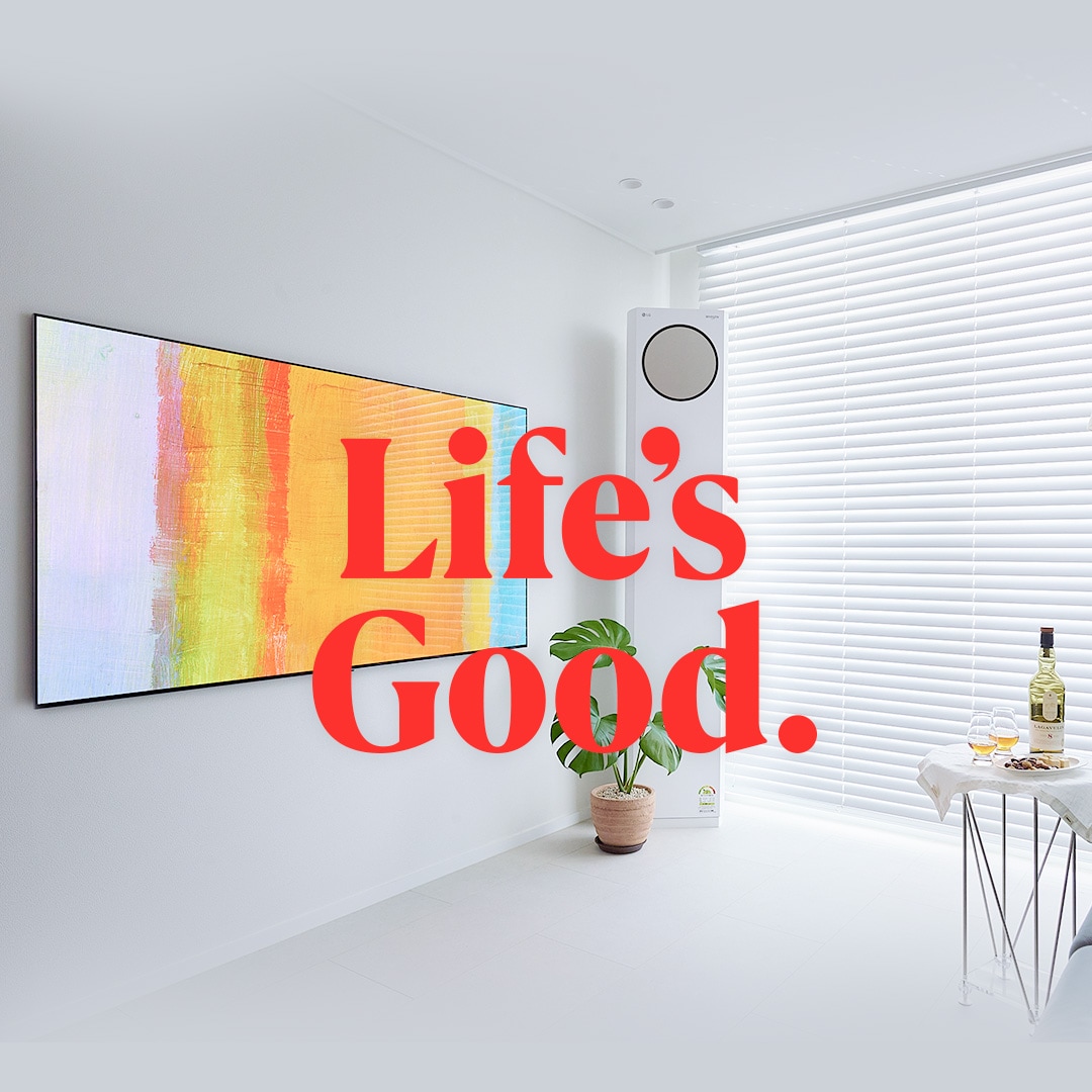 거실 공간에 설치된 OLED TV의 화면에 컬러풀한 추상화가 표시되어 있고, 빨간색 