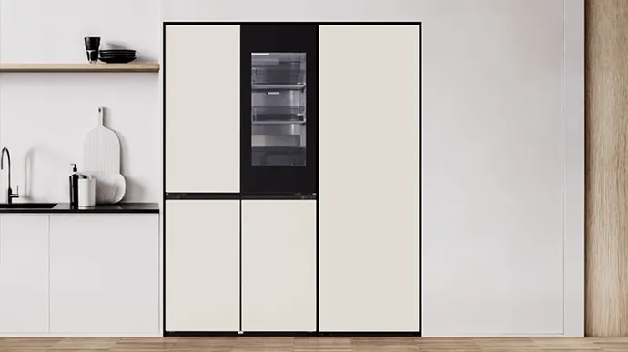 냉장고장과의 간격을 4mm로 최소화한 제로 클리어런스 힌지 기술 적용해 빌트인 스타일 주방 인테리어를 구현하는 LG 디오스 오브제컬렉션 핏앤맥스냉장고