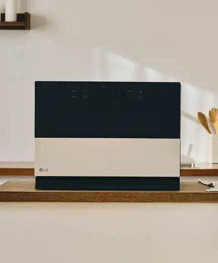 취향에 맞춰 4가지 색상의 도어 패널을 선택할 수 있는 광파오븐