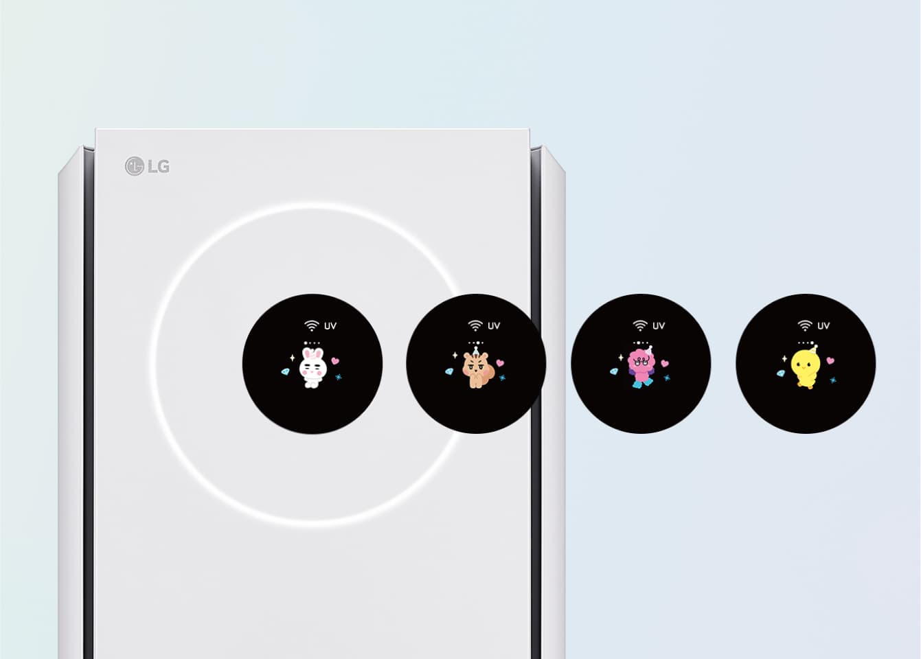 껐을 땐 AOD(Always on Display)로 샤이니 캐릭터를 볼 수 있음. 스탠드 에어컨의 LG 로고가 있는  원형 화면에는 토끼, 강아지, 곰, 병아리 캐릭터가 각기 다른 화면에 등장하며, UV 표시, 와이파이 연결 아이콘이 있고, 은은한 원형 조명이 켜져 있음.