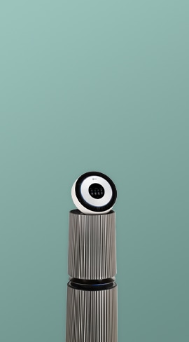 청록색 배경으로 LG 퓨리케어 오브제컬렉션 AI+ 360˚ 공기청정기 제품의 측면컷이다.