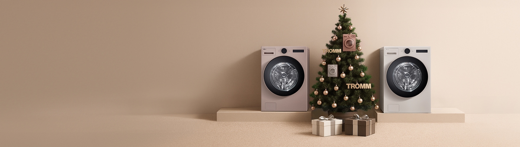 베이지 배경 중앙 단상 위 크리스마스트리와 세탁기 장식, 앞 선물 2개, 양옆으로 토프·아몬드 색 LG 트롬 AI 오브제컬렉션 세탁기.