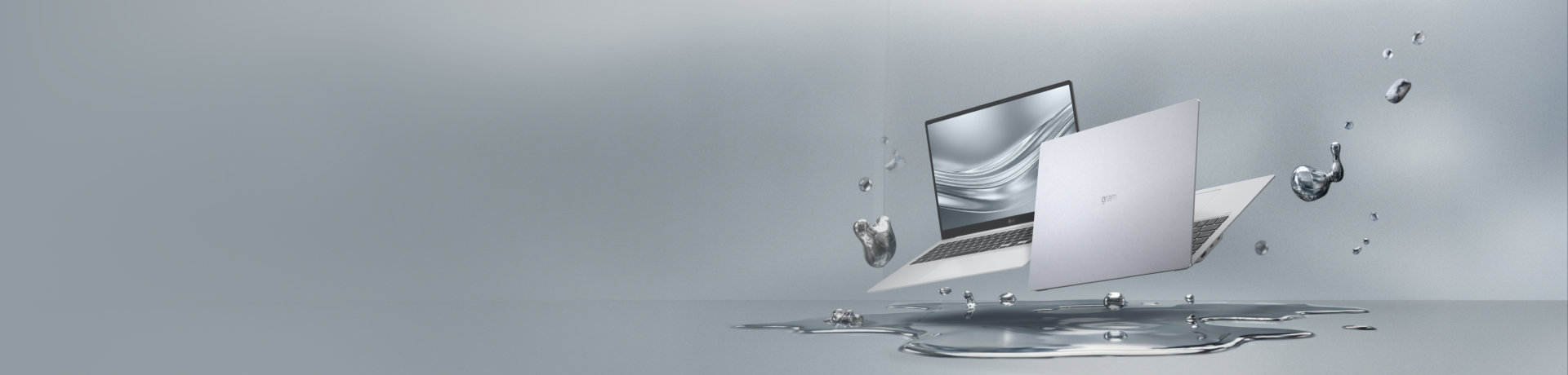 메탈 소재가 돋보이는 은색 배경에 LG gram 2대 배치