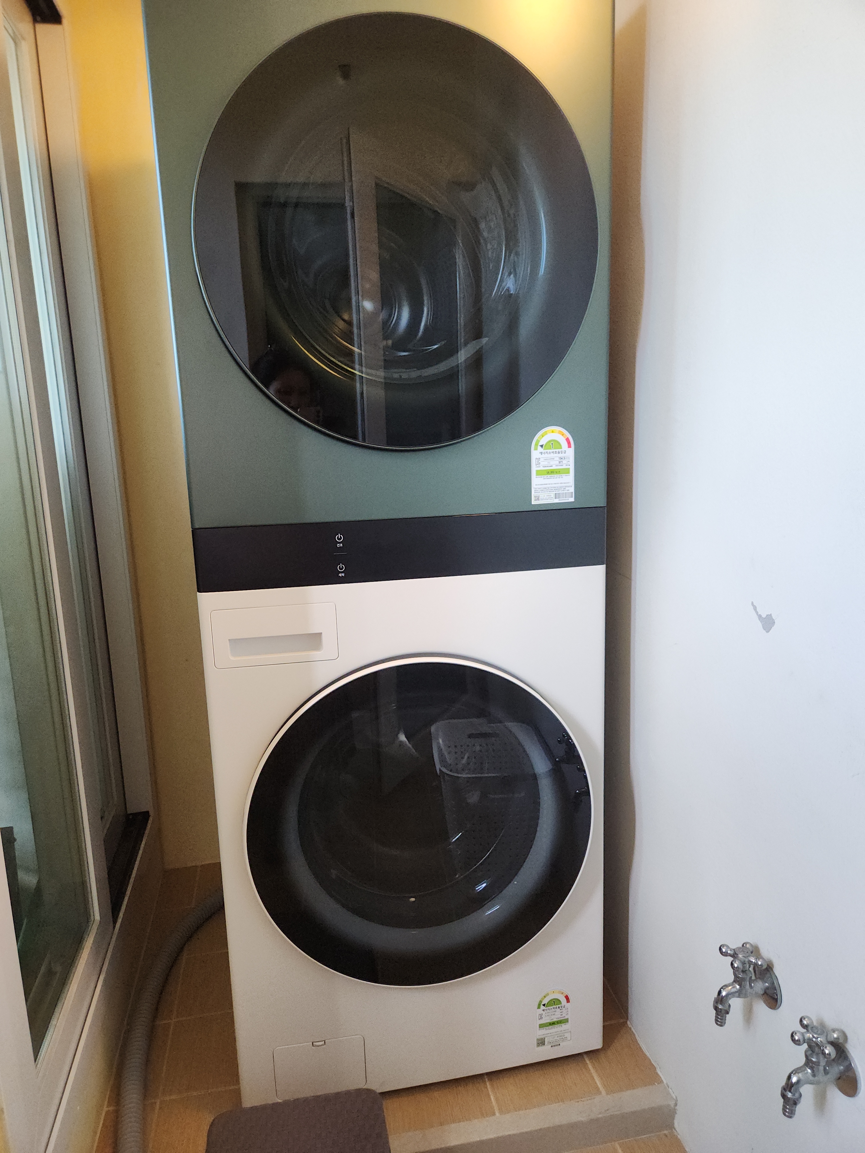 일단 너무 예뻐요.기존에 쓰던 세탁기...