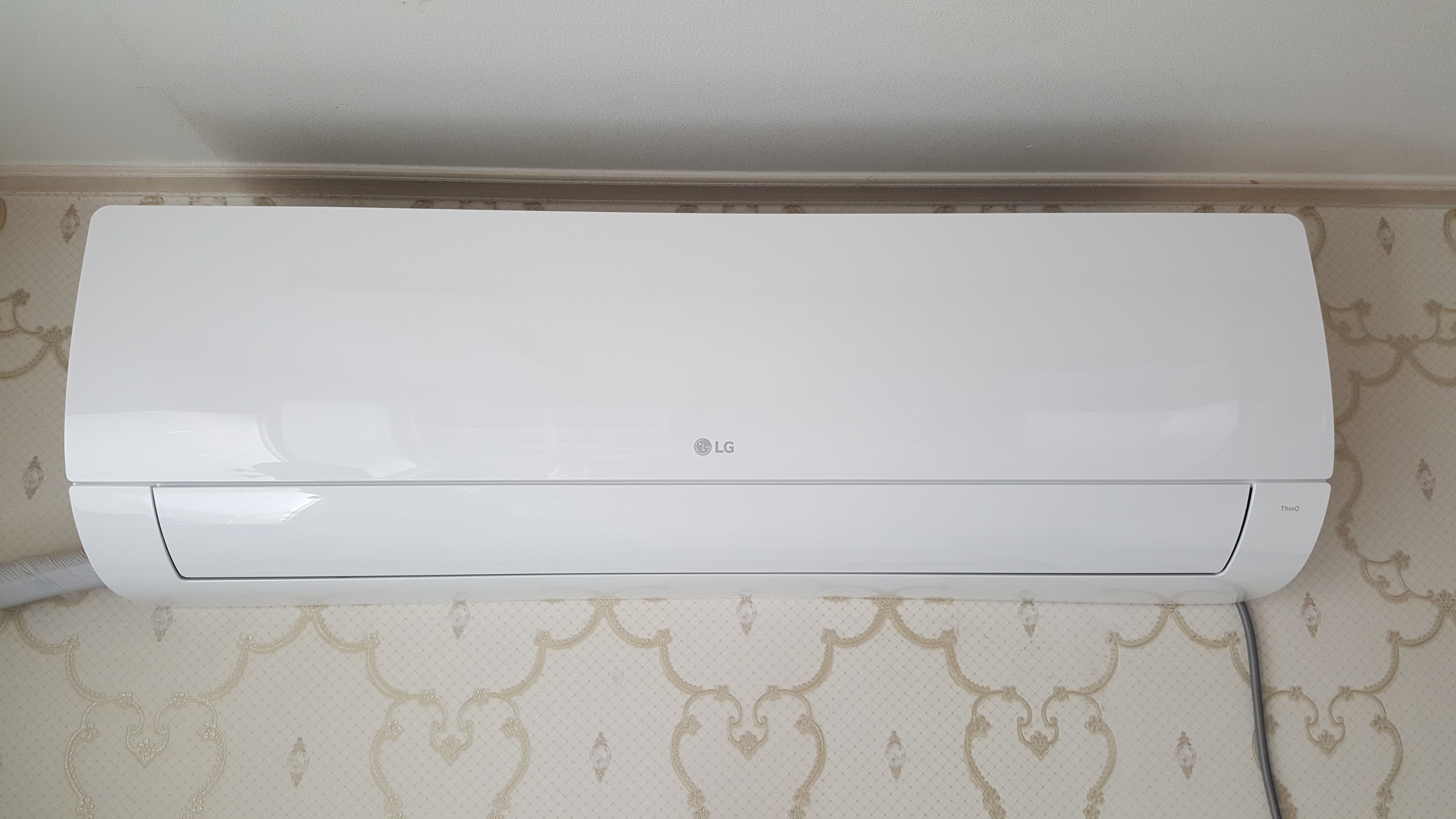 구입한 이유는 
2004년에 구입한 LG TV ...