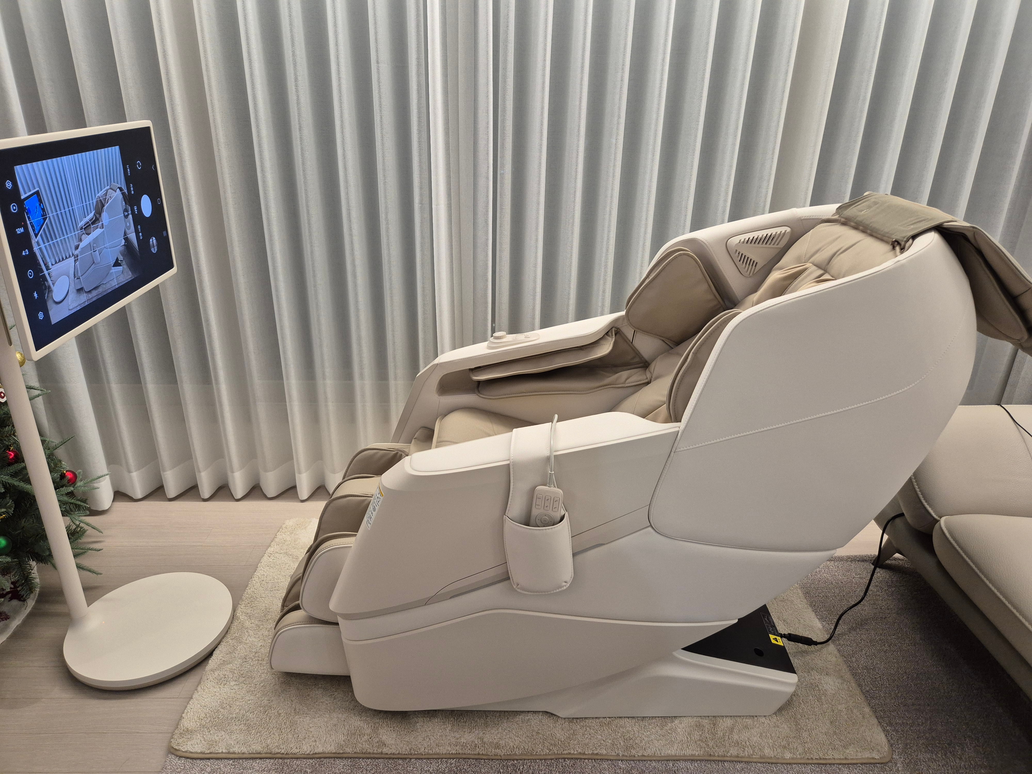 사무직이라 항상 어깨가 굳고
앞쪽으...