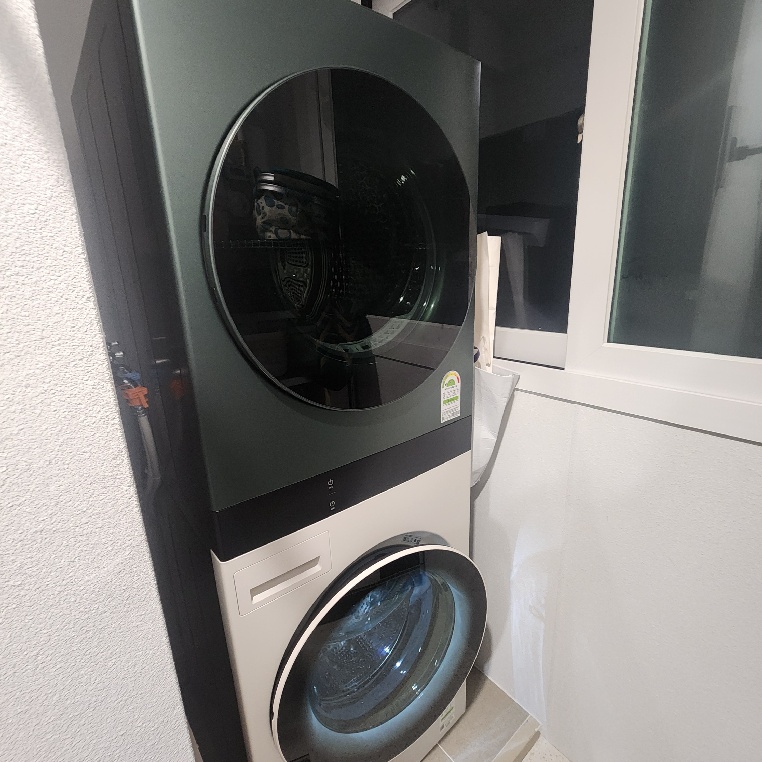 이전에는 드럼세탁기위에 드럼건조기...